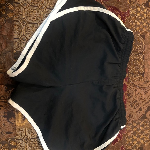 Nike shorts - Picture 2 of 2